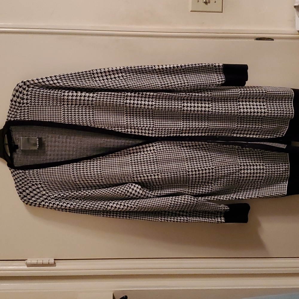 Houndstooth sweater brand new!